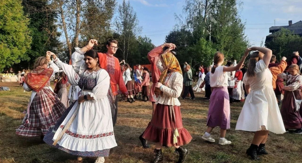 Ярославцев зазывают на коллективный посев льна