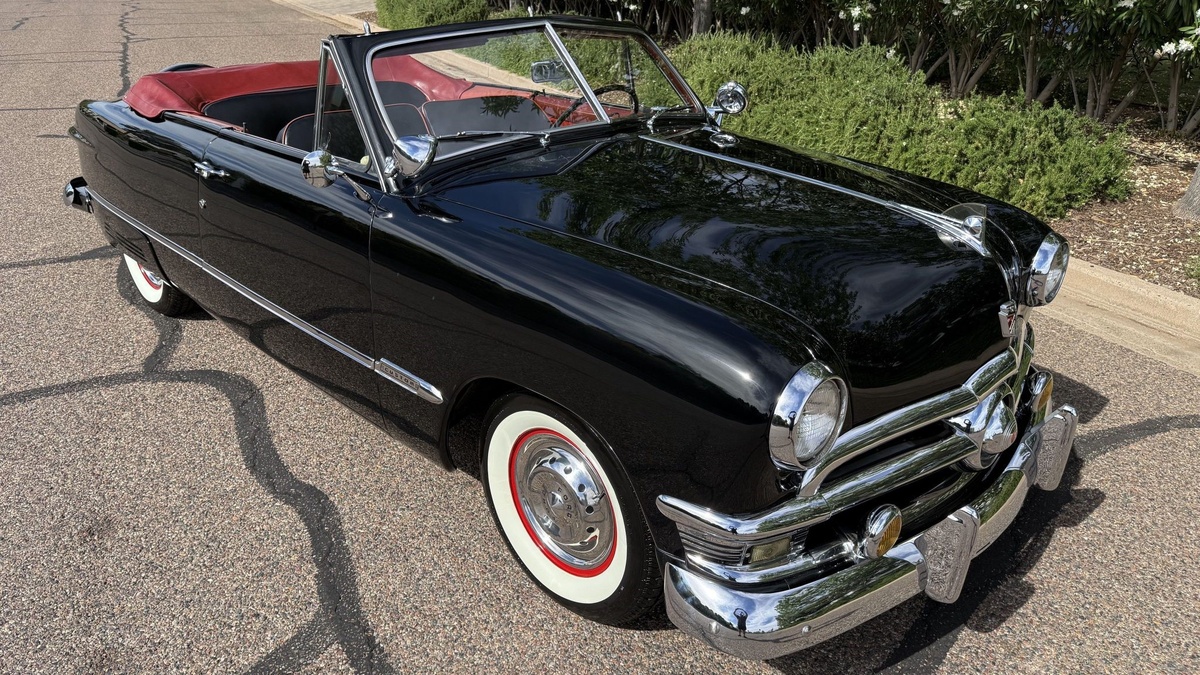 Ford Custom Deluxe 1950 года