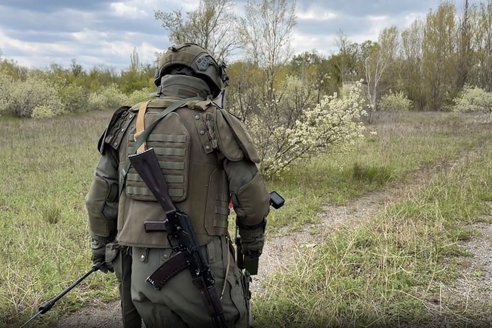    Российские саперы очищают освобожденные территории ДНР от взрывоопасных предметов Минобороны РФ