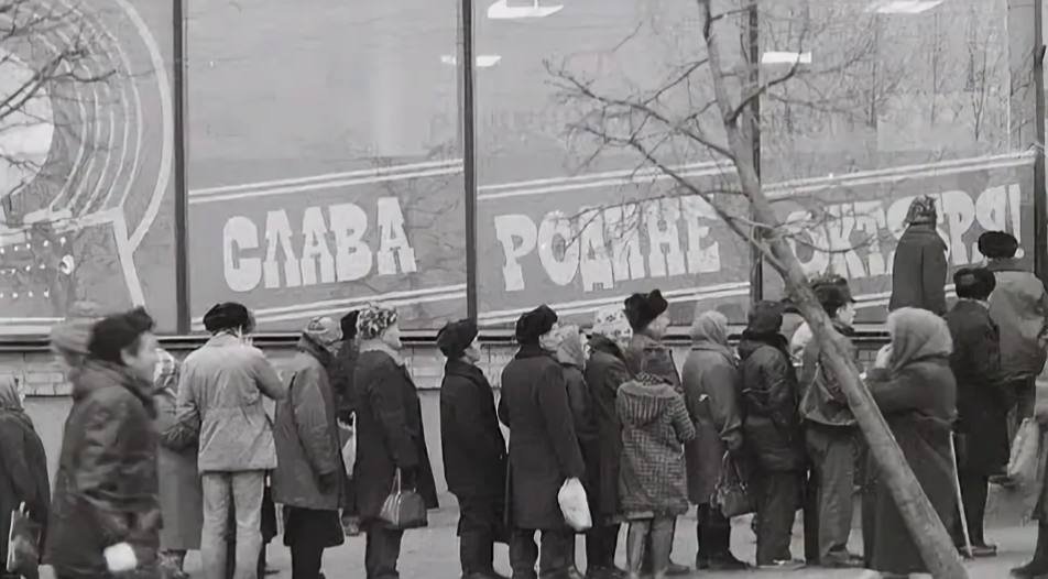«Вот в СССР колбаса была настоящая». А что советские граждане говорили о колбасе?!