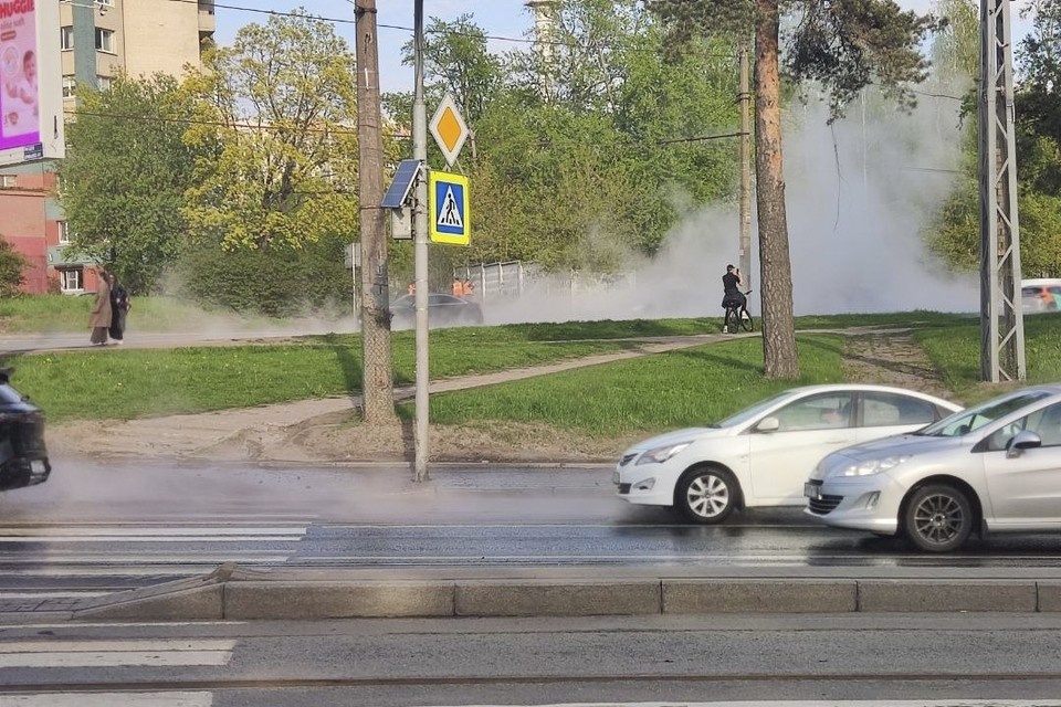    Коммунальная авария произошла в Выборгском районе. Фото: https://t.me/Megapolisonline