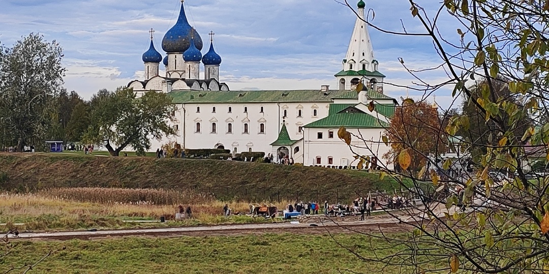 Почему в Суздале так много монастырей: карта скрытой системы