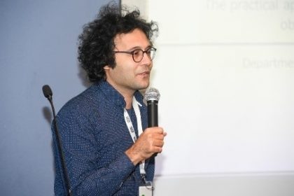 Марван Эль Гоч (Marwan El Ghoch) — международный эксперт в области клинического питания, лечения ожирения и ассоциированный профессор итальянского Университета Модены и Реджо-Эмилии. Он специализируется на долгосрочных стратегиях контроля веса, исследовании потери мышечной массы (саркопении) и внедрении когнитивно-поведенческой терапии в диетологию [3319914960]. Руководя крупными метаанализами, профессор Эль Гоч адаптирует сложные медицинские протоколы под повседневные привычки пациентов для эффективной борьбы с рецидивами ожирения.