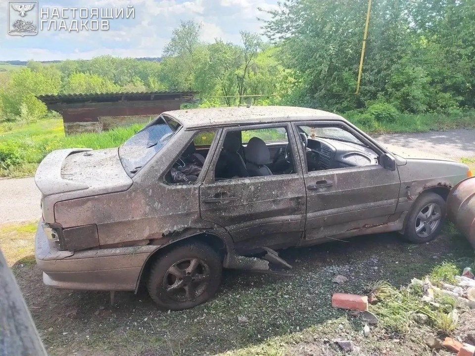    В селе Черемошное повреждены частный дом и машина. телеграм-канал Вячеслава Гладкова