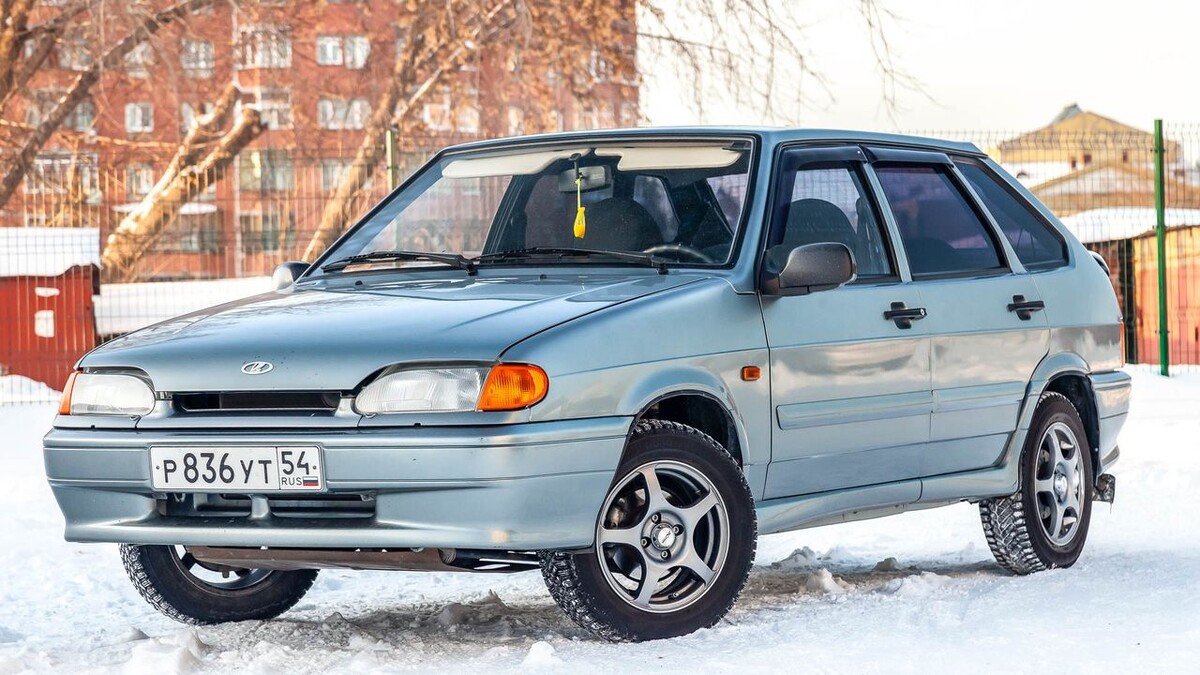    LADA (ВАЗ) 2114. Фото Aleksandr Kondratov / Shutterstock.com