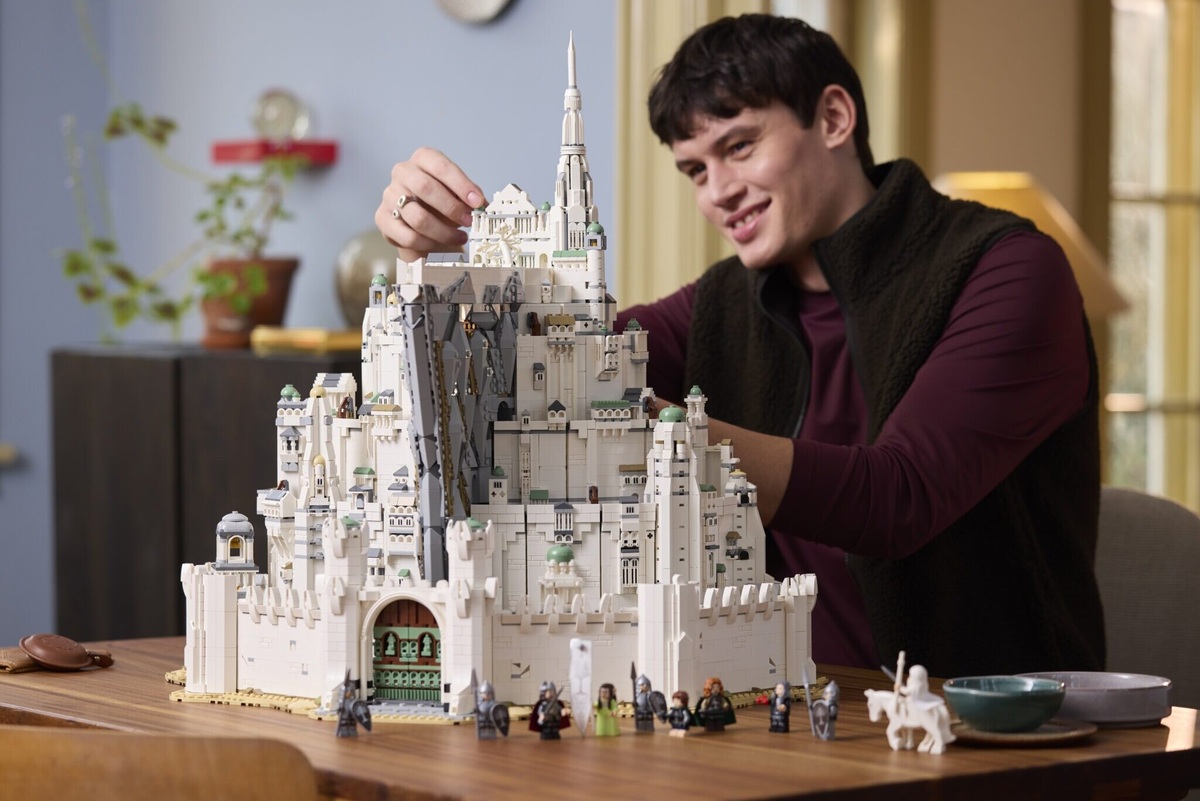    LEGO выпустит самый большой конструктор по «Властелину колец»: он будет стоить 50 тысяч рублей