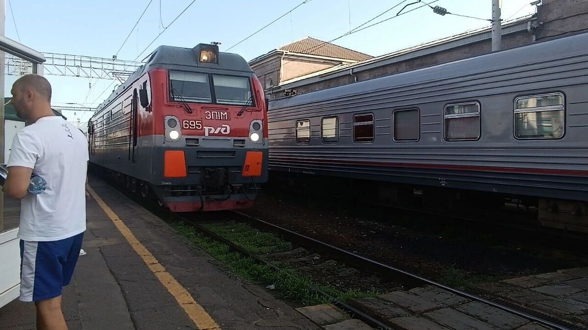    После атаки БПЛА следующие через Ростов поезда массово задерживаются в пути   1MI