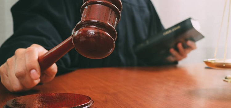 Суд в Ярославле взыскал с виновника ДТП расходы многодетной матери на няню