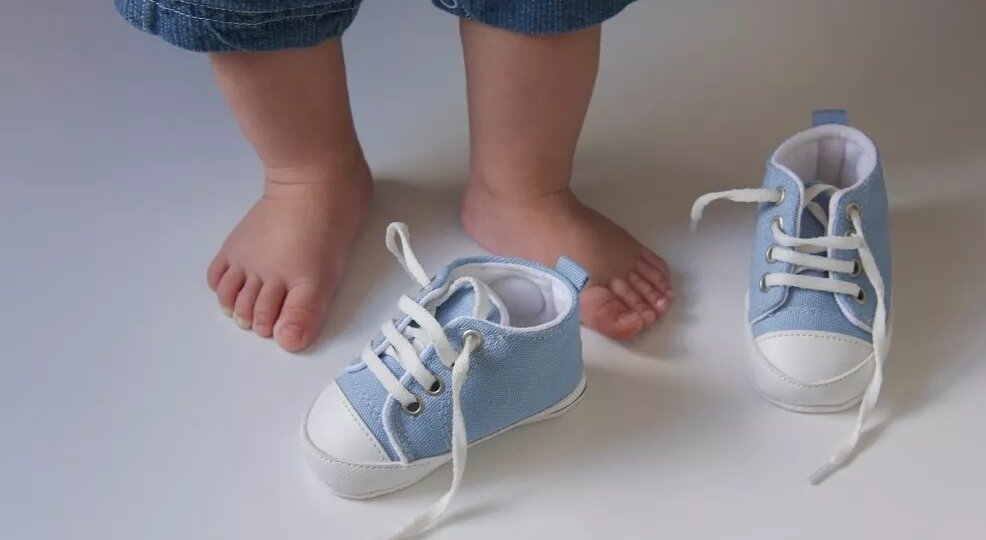 Как выбрать обувь малышу до 1 года: полное руководство для родителей