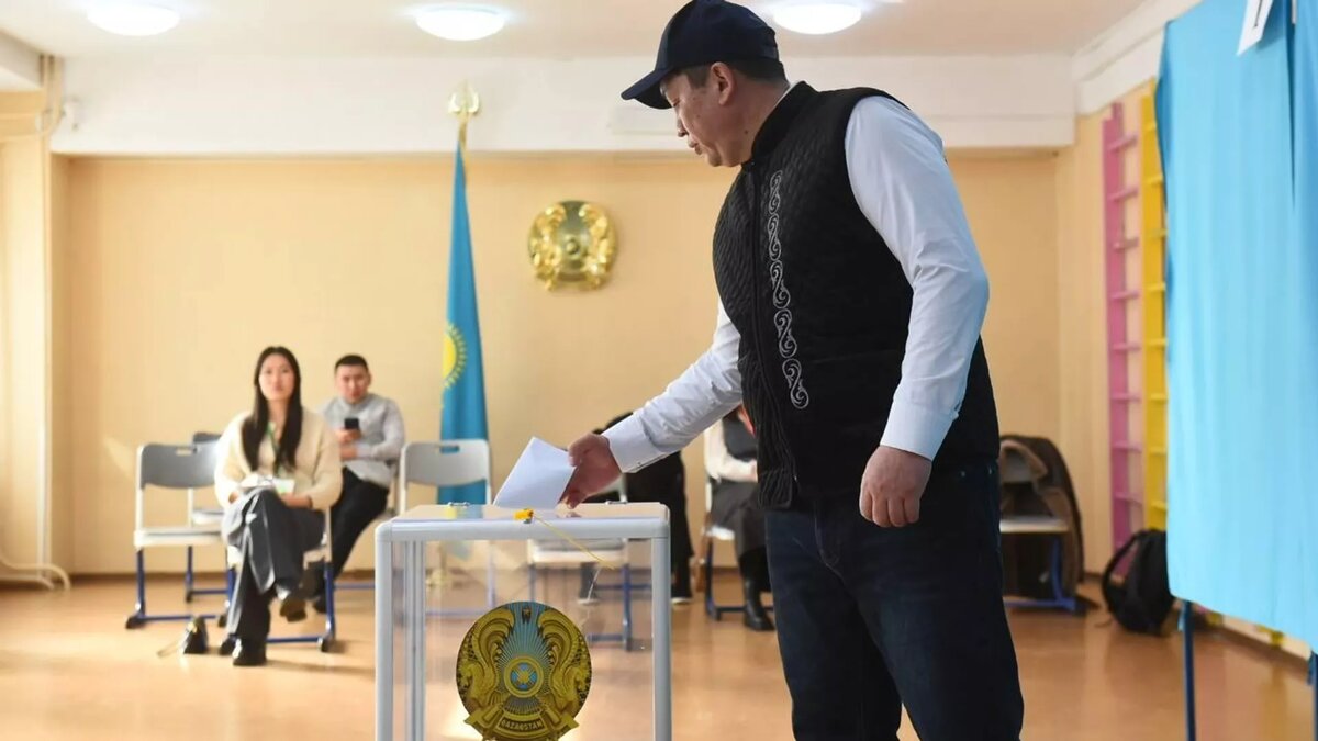 В Алматы проходит референдум по новой Конституции Казахстана © Sputnik/Ертай Сарбасов