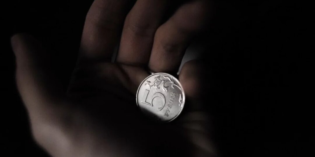 Астраханский директор задолжал работникам 1,8 млн рублей