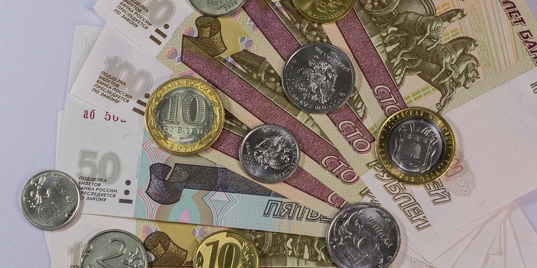 Приставы Гусева взыскали с предприятия 307 тыс. рублей долга по зарплате