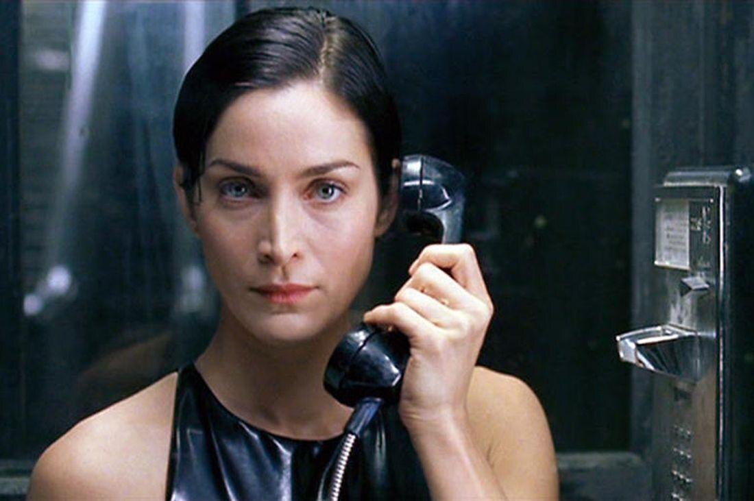 Кадр из фильма "Матрица" (1999)