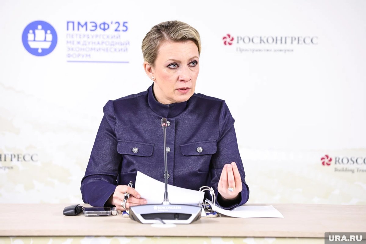     Захарова выступила против главы евродипломатии