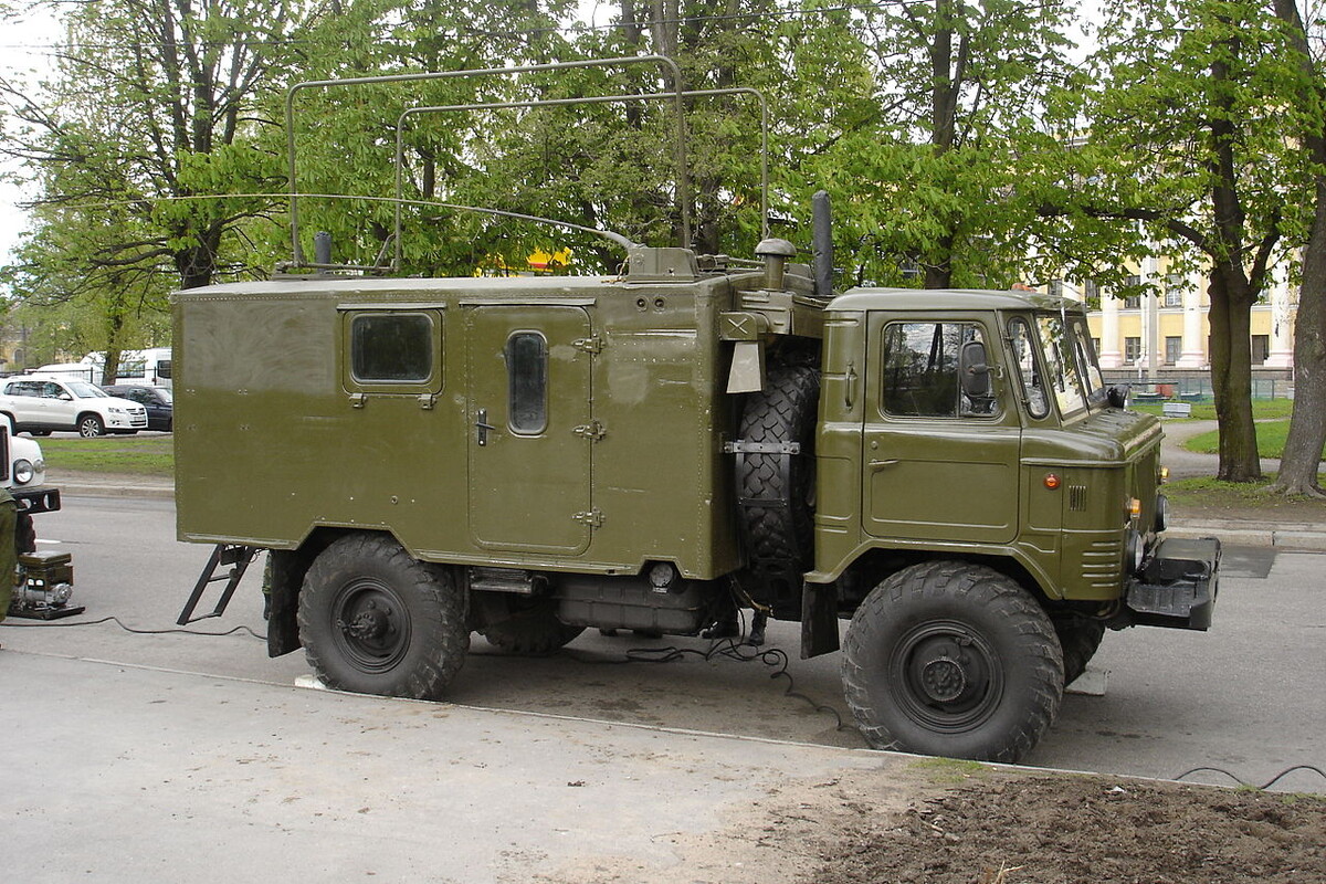 ГАЗ-66 связистов...