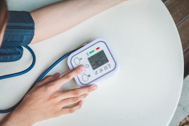 https://img.freepik.com/premium-photo/asian-hands-are-measuring-pressure-after-exercise_25129-168.jpg?semt=ais_hybrid 