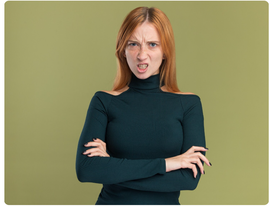 https://www.magnific.com/ru/free-photo/angry-young-redhead-ginger-girl-with-freckles-standing-with-crossed-arms-olive-green_14223325.htm