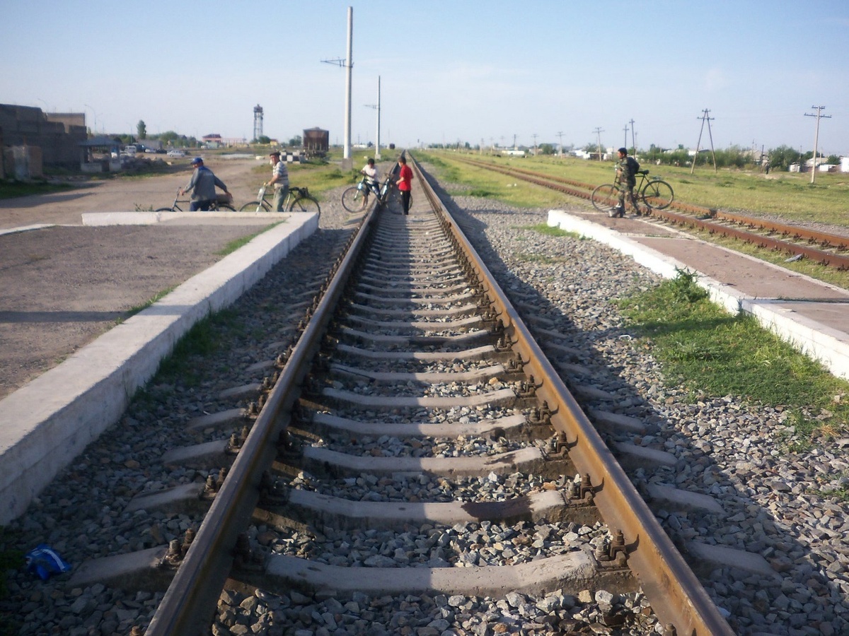 Железнодорожная станция ПАХТАКОР. Фото из интернета. Автор ojkumena.