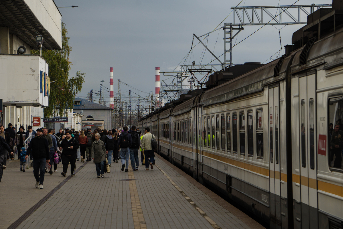Станция Владимир. Только что прибыла электричка с Москвы