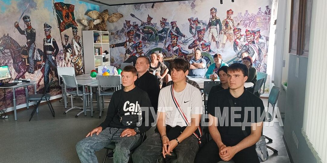 В Станице Луганской состоялся музейный урок «Странички истории Республики моей»