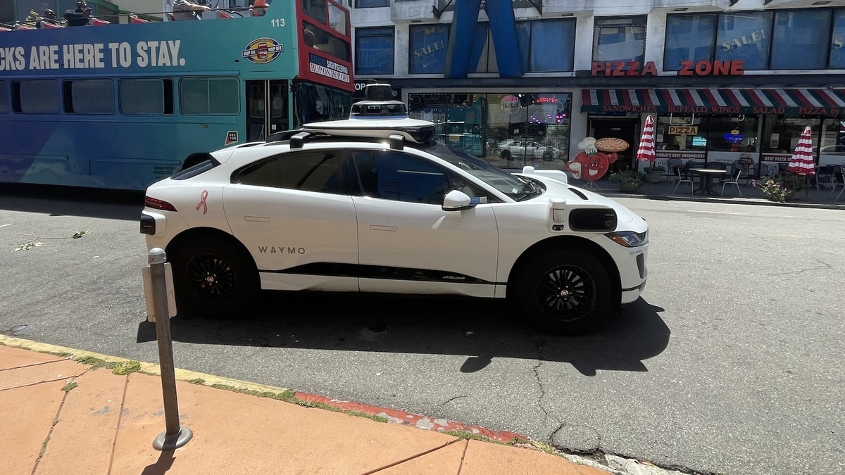 Роботакси Waymo