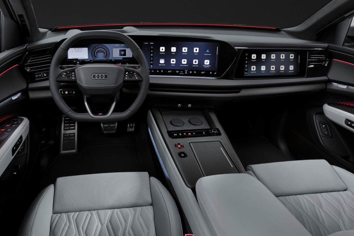 Большой кроссовер Audi Q9 сняли на фото изнутри до премьеры