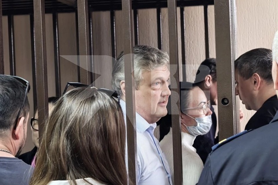    Суд огласил приговор экс-начальнику ГУ МЧС по Самарской области Олегу Бойко. Дарья ДОЛИНИНА