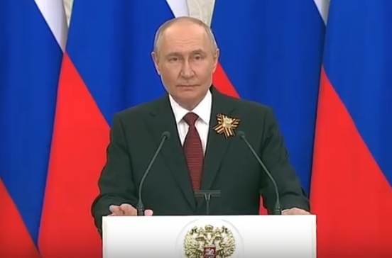   Владимир Путин во время пресс-конференции 9 мая. Фото: кадр видео