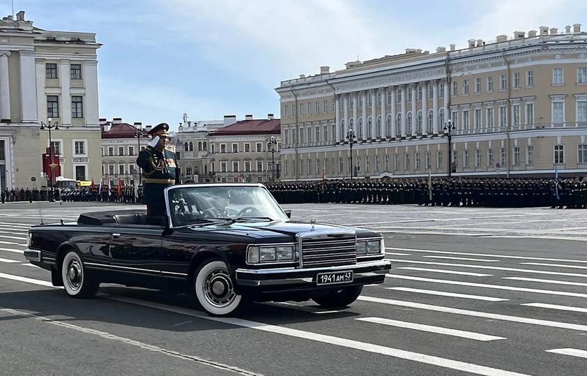     Парад начался в 10:00. Фото: «МК в Питере»