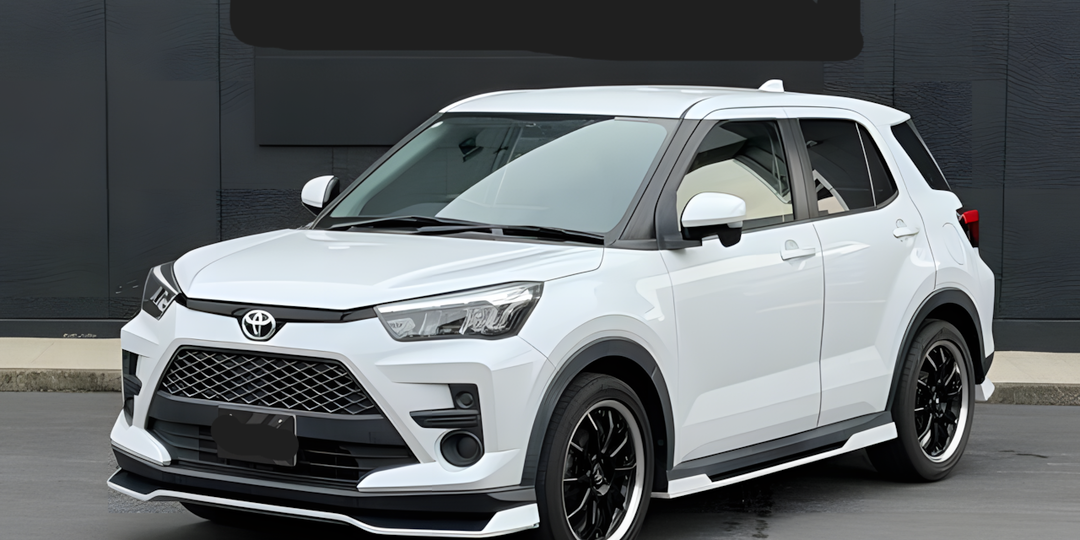 Toyota Raize — городской компактный кроссовер с внедорожными корнями.