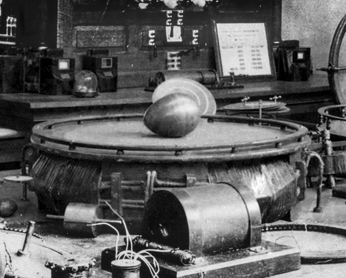"Колумбово яйцо", демонстрируемые на выставке 1893 в Чикаго. Источник: Wikipedia