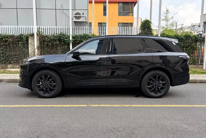 Ford Edge в профиль