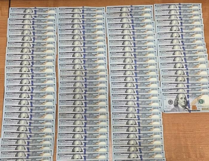 В аэропорту Сочи у пассажиров изъяли незадекларенные деньги