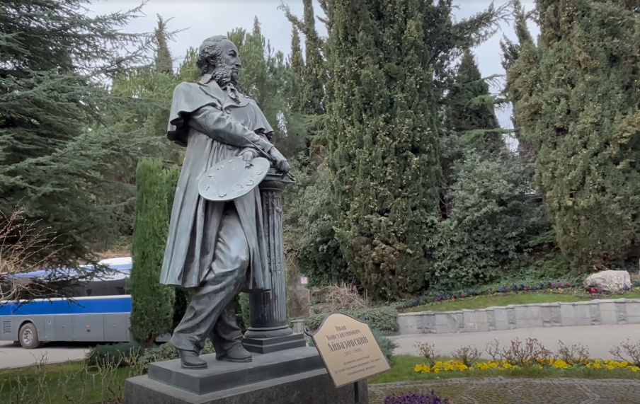 Памятник И.К. Айвазовскому - парк "Айвазовское" в пгт. Партенит