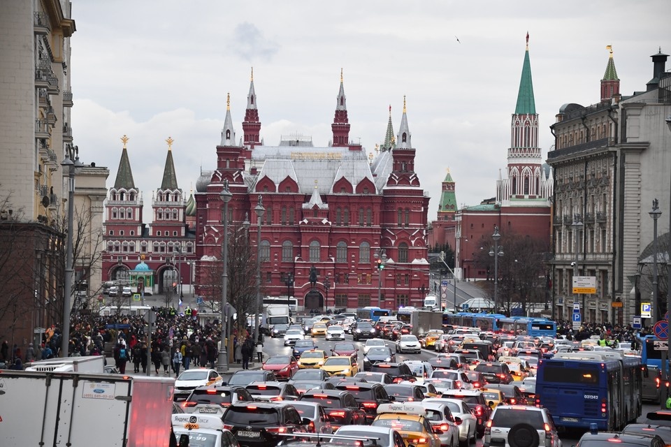    Временные локальные перекрытия движения возможны в центре Москвы 14 мая Иван МАКЕЕВ