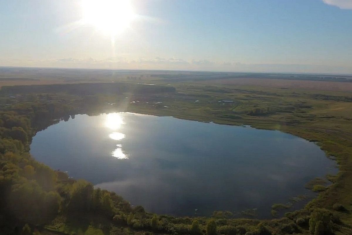    На озере Круглом археологи нашли жертвенные ямы и захоронение, которое древнее ирменской культуры. / nsu.ru