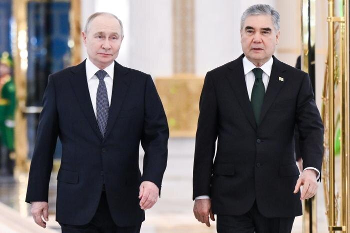 Владимир Путин и Гурбангулы Бердымухамедов. Обложка © ТАСС / Кристина Кормилицына