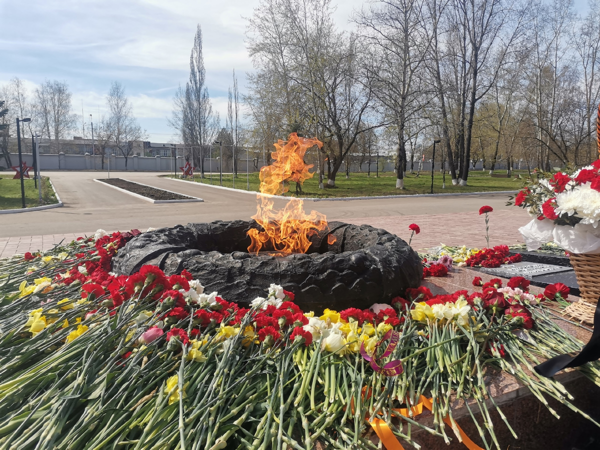 На Мемориале у Вечного огня