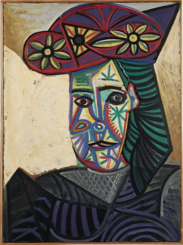 Пабло Пикассо. Бюст женщины в шляпе с цветами (Дора Маар), 1943. Картина исчезнувшая из поля зрения публики на 80 лет, в 2025 году была продана на аукционе Lucien Paris за €32 млн, вчетверо выше эстимейта. Фото: Lucien Paris. Источник: artnet.com. 