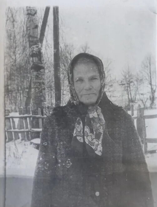 Фото из школьного музея. 1975 г. Андоралова О.А.