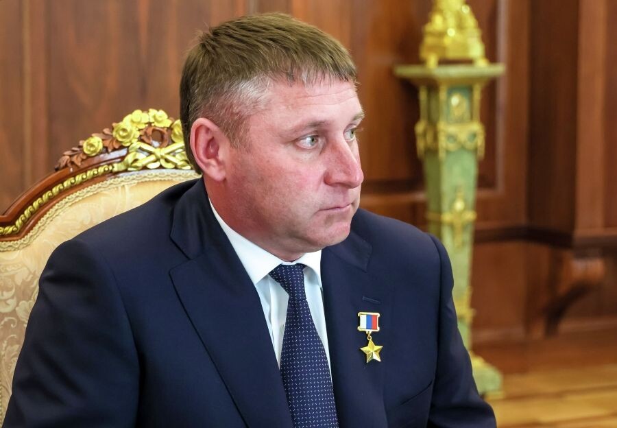    Александр Шуваев во время встречи с президентом РФ Владимиром Путиным в Кремле / Источник: © Михаил Метцель/РИА Новости/POOL