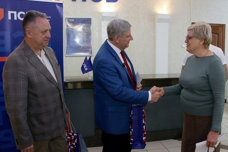    В ДНР выдали двухтысячную именную карту жителя региона. Фото: ТГ/Чертков