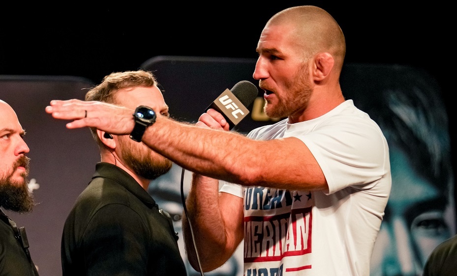    Стрикленд не хочет проводить реванш с Чимаевым после победы на UFC 328. Фото: Global Look Press