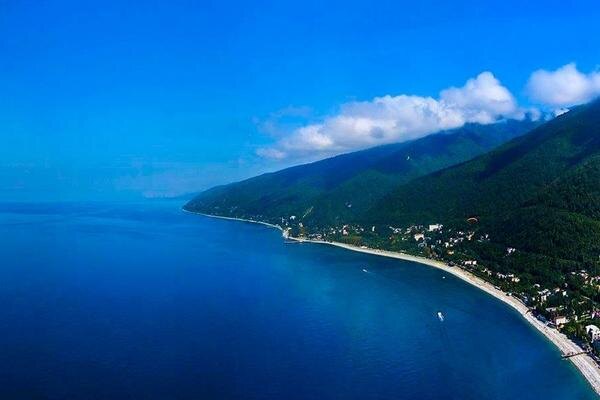 👉 Где в Абхазии самое чистое и красивое море?