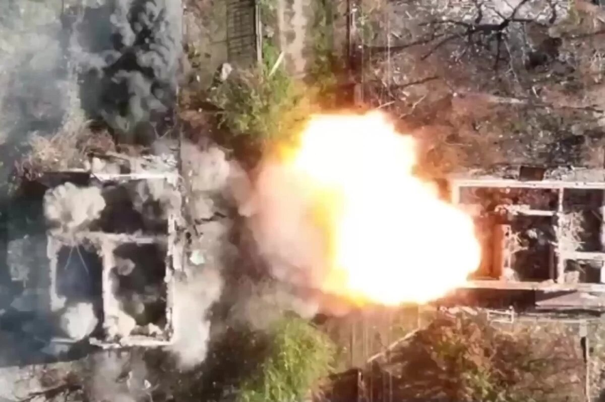    Киев воет от ужаса целые сутки.