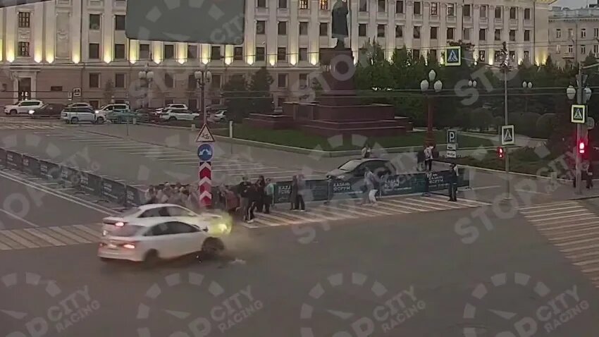    фото: телеграм-канал «Жесть Казани».