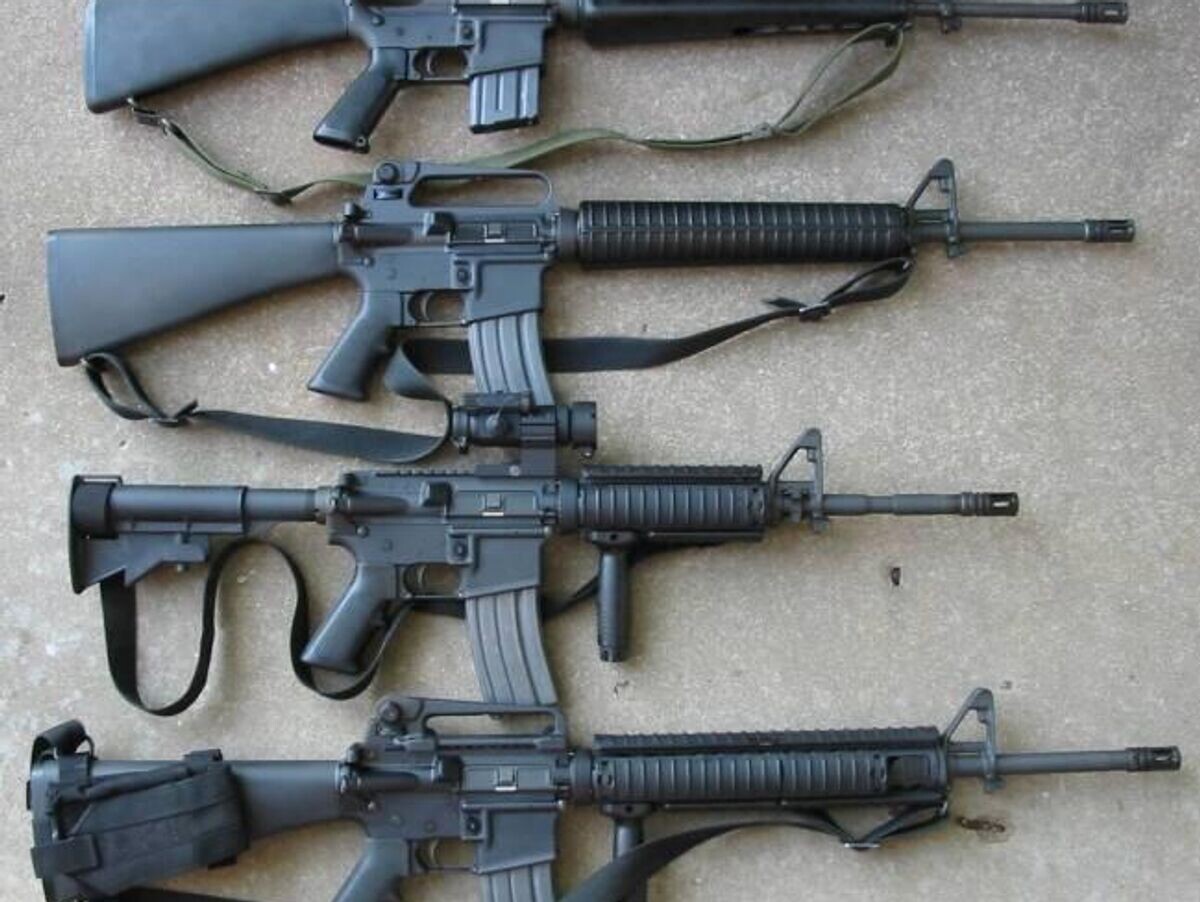    Винтовки. Сверху вниз: M16A1, M16A2, M4 | © Фото : Offspring 18 87