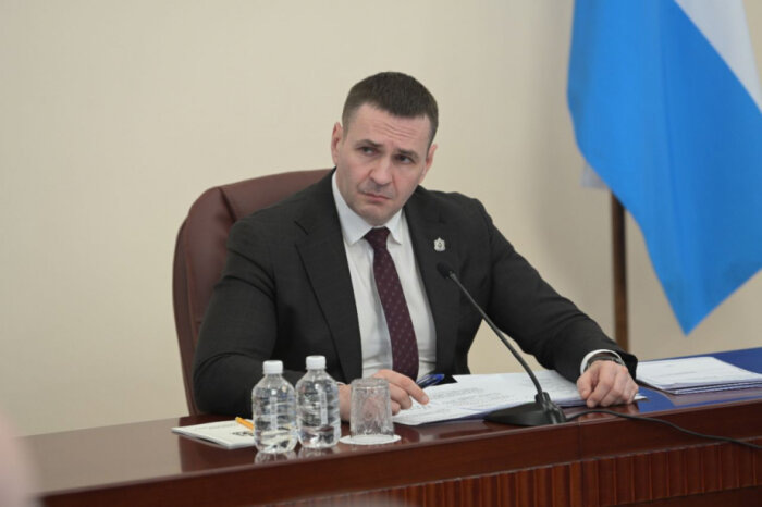 Дмитрий Демешин добился льгот для инвесторов острова Большой Уссурийский / Фото: Вячеслав Реутов, пресс-служба правительства Хабаровского края