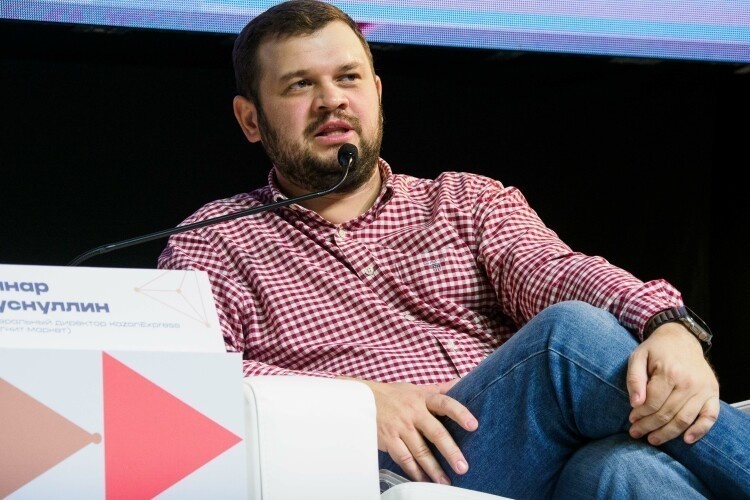    Линар Хуснуллин: «Я с детства организовывал какой-то бизнес — мне кажется, я таким просто родился. Если меня что-то интересовало, я занимался этим с сумасшедшим фанатизмом».   
Фото: «БИЗНЕС Online»