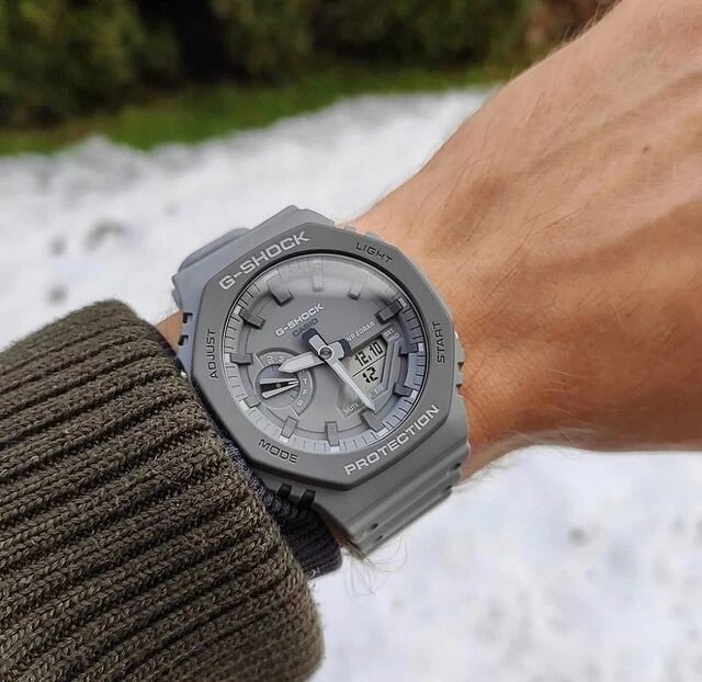 Аналого-цифровые часы G-Shock GA-2110ET-8A универсальны — это баланс стиля, визуальной привлекательности и функциональности